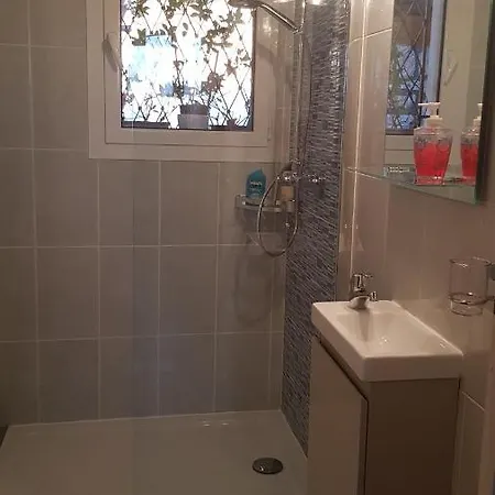 La Tuiliere Homestay Saint-Laurent-du-Var