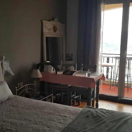 Homestay La Tuiliere Saint-Laurent-du-Var