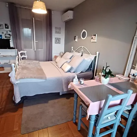 Homestay La Tuiliere Saint-Laurent-du-Var