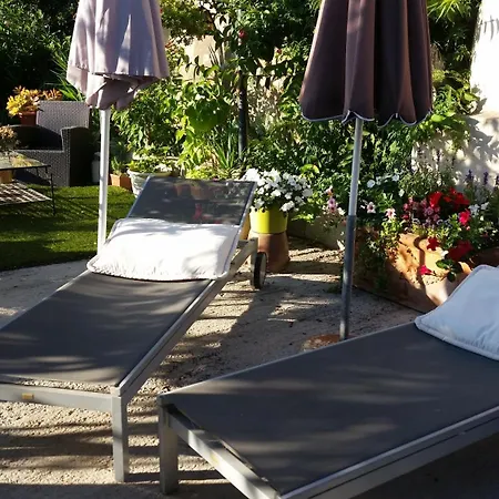La Tuiliere Homestay *