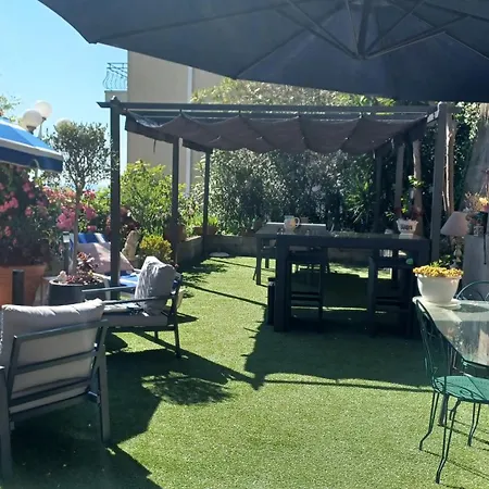 La Tuiliere Homestay Saint-Laurent-du-Var